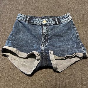 H&M divided Jean shorts size 6